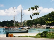 Hafen von La Digue