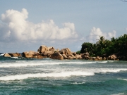 Wellen auf La Digue